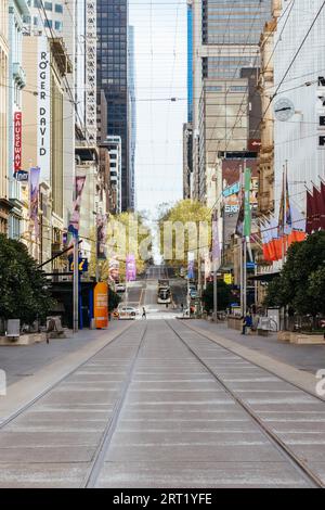 Melbourne, Australia, 19 settembre 2020: Bourke St a Melbourne è tranquilla e vuota durante la pandemia di Coronavirus e il relativo blocco Foto Stock