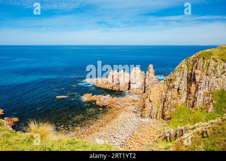 Vista panoramica di Pinnacles Lookout delle spettacolari formazioni rocciose a Cape Woolamai a Phillip Island, Victoria, Australia Foto Stock