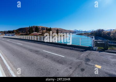 Lago Tekapo, nuova Zelanda, 21 settembre 2019: Centro città del lago Tekapo in una mattinata primaverile limpida in nuova Zelanda Foto Stock