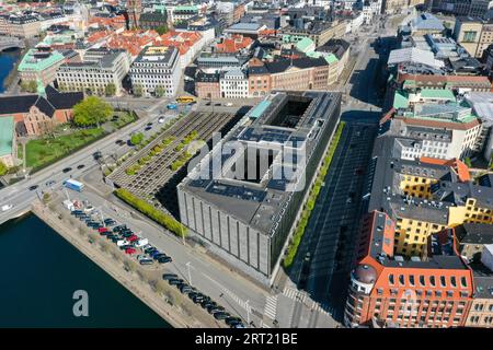 Copenhagen, Danimarca, 7 maggio 2020: Veduta aerea di droni della Denmarks National Bank Foto Stock