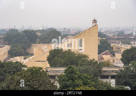 Jaipur, India, 11 dicembre 2019: Strumenti astronomici presso lo storico Jantar Mantar Obsevrvatory Foto Stock