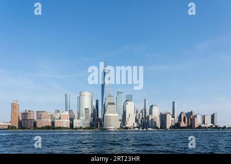 New York City, Stati Uniti, 22 settembre 2019: Skyline di Lower Manhattan con il World Trade Center visto da Jersey City Foto Stock