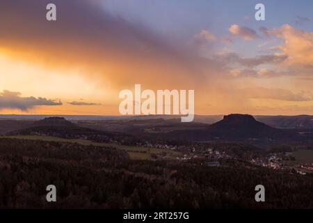 Tramonto a Papstein, nella Svizzera sassone Foto Stock