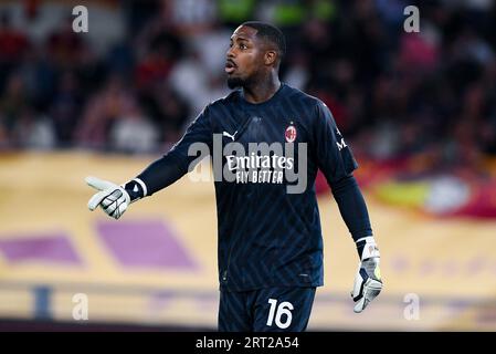 Mike Maignan del Milan gesti durante la partita di serie A Tim tra AS Roma e AC Milan allo Stadio Olimpico il 1 settembre 2023 a Roma. Foto Stock