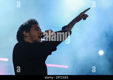 Milano, Italia. 9 settembre 2023. Alberto cotta Ramusino, conosciuto professionalmente come Tananai, si esibisce dal vivo sul palco durante IL FESTIVAL LIVE 2023 al carroponte il 9 settembre 2023 a Sesto San Giovanni, Italia Credit: Independent Photo Agency/Alamy Live News Foto Stock