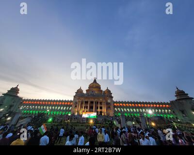 Edificio Vidhana soudha durante la celebrazione del giorno dell'indipendenza Foto Stock