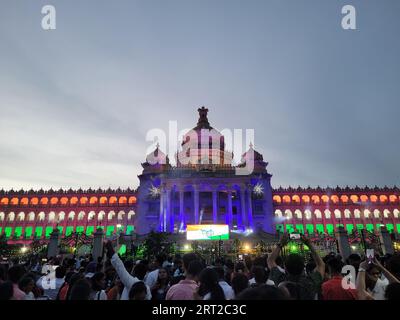 Edificio Vidhana soudha durante la celebrazione del giorno dell'indipendenza Foto Stock