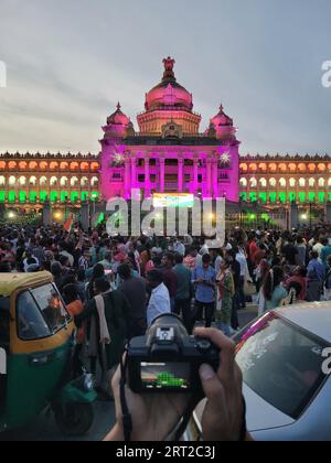 Edificio Vidhana soudha durante la celebrazione del giorno dell'indipendenza Foto Stock