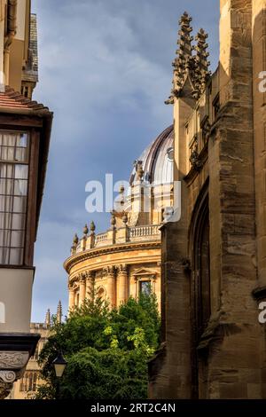 St Mary's Church and the Radcliffe camera, Oxford, Inghilterra Foto Stock