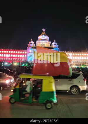 Edificio Vidhana soudha durante la celebrazione del giorno dell'indipendenza Foto Stock