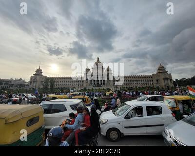 Edificio Vidhana soudha durante la celebrazione del giorno dell'indipendenza Foto Stock