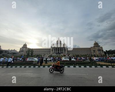 Edificio Vidhana soudha durante la celebrazione del giorno dell'indipendenza Foto Stock