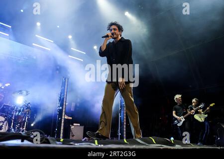 Sesto San Giovanni, Italia. 9 settembre 2023. Alberto cotta Ramusino, conosciuto professionalmente come Tananai, si esibisce dal vivo sul palco durante il FESTIVAL LIVE 2023 al carroponte. Credito: SOPA Images Limited/Alamy Live News Foto Stock