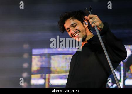 Sesto San Giovanni, Italia. 9 settembre 2023. Alberto cotta Ramusino, conosciuto professionalmente come Tananai, si esibisce dal vivo sul palco durante il FESTIVAL LIVE 2023 al carroponte. Credito: SOPA Images Limited/Alamy Live News Foto Stock