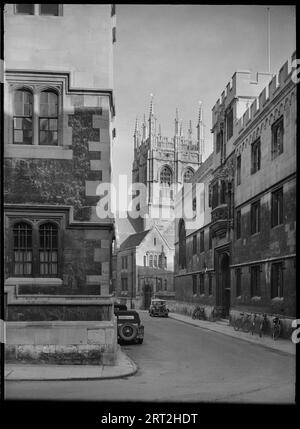 Merton Street, Oxford, Oxfordshire, 1945-1960. Guardando a est lungo Merton Street dall'incrocio con Oriel Square. Foto Stock