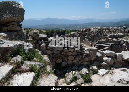 L'antico sito archeologico greco di Micene, un importante centro di civiltà greca nel secondo millennio a.C., e leggendosi associato alla guerra di Troia, Grecia, 2003. Foto Stock