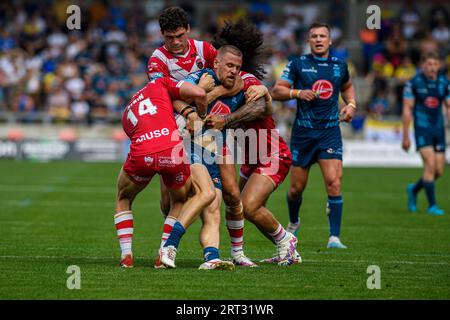 Eccles domenica 10 settembre 2023. Matthew Duffy dei lupi viene abbattuto durante il BetFred Super League match tra Salford Red Devils e Warrington Wolves all'AJ Bell Stadium di Eccles domenica 10 settembre 2023. (Foto: Ian Charles | mi News) crediti: MI News & Sport /Alamy Live News Foto Stock