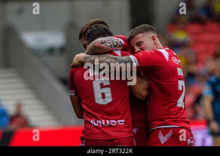 Eccles domenica 10 settembre 2023. I giocatori dei Salford Red Devils celebrano la loro meta durante la partita BetFred Super League tra i Salford Red Devils e i Warrington Wolves all'AJ Bell Stadium di Eccles domenica 10 settembre 2023. (Foto: Ian Charles | mi News) crediti: MI News & Sport /Alamy Live News Foto Stock