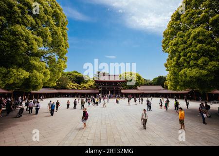 Tokyo, Giappone, 11 maggio 2019: Meji-jingu Gyoen and Shrine è una popolare attrazione turistica di Tokyo vicino a Harajuku a Tokyo, in Giappone Foto Stock