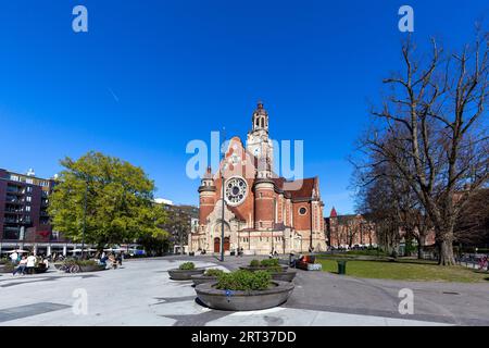 Malmo, Svezia, 20 aprile 2019: Vista esterna di St John's Church alla stazione di Triangeln Foto Stock