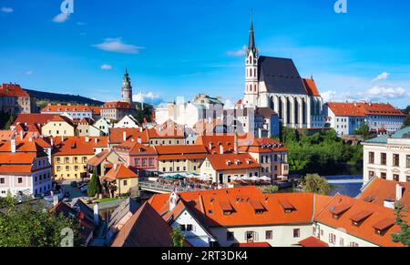 Paesaggio urbano di Cesky Krumlov con castello e città vecchia, Repubblica Ceca Foto Stock