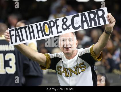 New Orleans, USA. 10 settembre 2023. I tifosi dei New Orleans Saints mostrano il loro supporto durante una partita della National Football League al Caesars Superdome di New Orleans, Louisiana, domenica 10 settembre 2023. (Foto di Peter G. Forest/Sipa USA) credito: SIPA USA/Alamy Live News Foto Stock