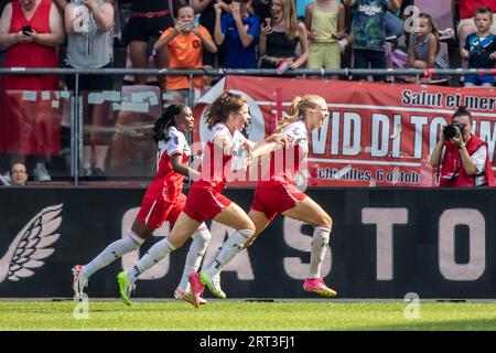 Utrecht, Paesi Bassi. 10 settembre 2023. Utrecht, Paesi Bassi, 10 settembre 2023: I giocatori dell'Utrecht festeggiano dopo aver segnato punti durante la partita Eredivisie Vrouwen tra Utrecht e Feyemoord nello Stadion Galgenwaard di Utrecht, Paesi Bassi. (Leiting Gao/SPP) credito: SPP Sport Press Photo. /Alamy Live News Foto Stock