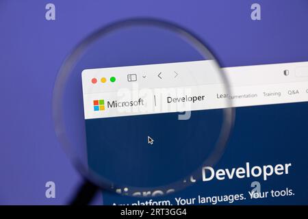 Ostersund, Svezia - Mars 31 2023: Sito Web Microsoft Developer. Uno sviluppatore Microsoft è un programmatore di computer o un ingegnere software che ha conseguito la certificazione Foto Stock