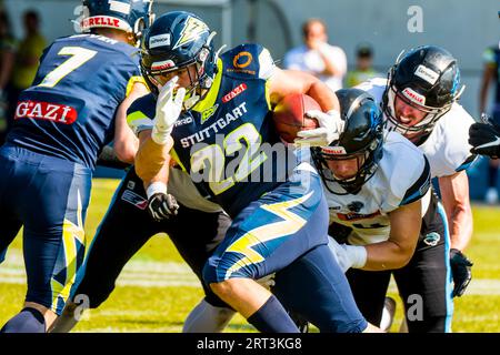 Stoccarda, Germania. 10 settembre 2023. Partita ELF/ playoff: Wroclaw Panthers a Stoccarda Surge su 10. Settembre 2023,nel Gazi Stadium, Stuttgart Surge/ RB # 22 Nicolas Khandar credito: Frank Baumert/Alamy Live News Foto Stock