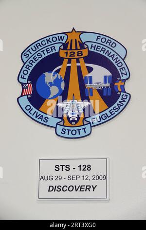 Immagine della patch spaziale per lo Space Transportation System-128 (Space Shuttle Discovery) in mostra allo Space Center Houston Foto Stock