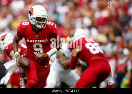 Landover, Stati Uniti. 10 settembre 2023. Il quarterback degli Arizona Cardinals Joshua Dobbs (9) corse il pallone contro i Washington Commanders al FedEx Field di Landover, Maryland, domenica 10 settembre 2023. Foto di Tasos Katopodis/UPI credito: UPI/Alamy Live News Foto Stock