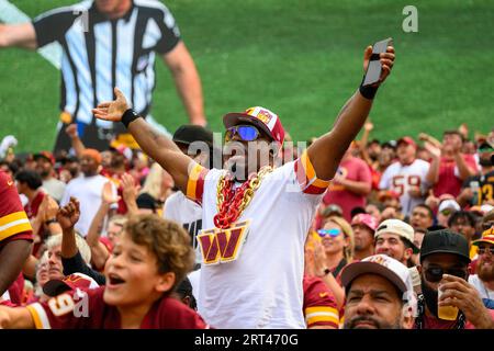 Landover, MD, USA. 10 settembre 2023. I tifosi dei Washington Commanders reagirono durante la partita della NFL tra gli Arizona Cardinals e i Washington Commanders a Landover, MD. Reggie Hildred/CSM/Alamy Live News Foto Stock