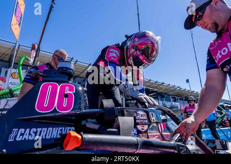 Monterey, CALIFORNIA, USA. 8 settembre 2023. Il pilota DELLA INDYCAR Series, HELIO CASTRONEVES (06) di San Paolo, Brasile, si prepara a fare pratica per il Firestone Grand Prix di Monterey al WeatherTech Raceway Laguna Seca di Monterey, CALIFORNIA. (Immagine di credito: © Walter G Arce Sr Grindstone medi/ASP) SOLO USO EDITORIALE! Non per USO commerciale! Foto Stock