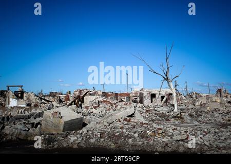 Epecuen, Buenos Aires, Argentina. 23 agosto 2023. Rovine di Epecuen. Epecuen è il nome di una città turistica argentina in rovina, situata a 7 km da Carhue, nel distretto di Adolfo Alsina, provincia di Buenos Aires. La città è stata fondata nel 1921 sulle rive dell'omonimo lago, aveva circa 1.500 abitanti ed è stata visitata da una media di 25.000 turisti durante l'estate. Le sue acque sono attribuite proprietà curative grazie all'alto livello di salinità, che era un'attrazione turistica in quegli anni. Nel 1985, un'inondazione causata dall'inondazione del lago lasciò la città completamente sott'acqua, Foto Stock