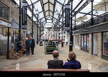 All'interno del centro commerciale Craven Court, Skipton Foto Stock