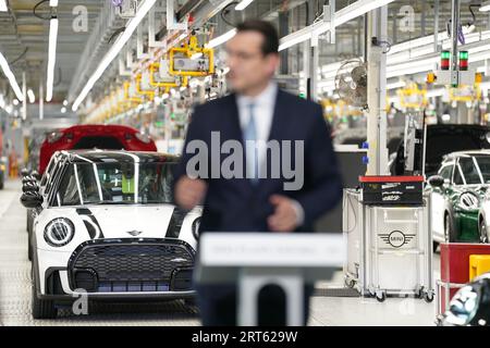 Milan Nedeljkovic, membro del Consiglio di amministrazione di BMW AG, parla allo stabilimento Mini di Cowley a Oxford, mentre l'azienda annuncia l'intenzione di costruire la sua Mini elettrica di nuova generazione a Oxford dopo aver assicurato un pacchetto di finanziamenti governativi. Data immagine: Lunedì 11 settembre 2023. Foto Stock