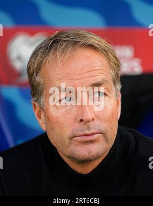 10 settembre 2023: Kasper Hjulmand (Danimarca) guarda durante una partita di qualificazione al gruppo H EURO 2024, Finlandia contro Danimarca, allo stadio olimpico di Helsinki, Finlandia. Kim Price/CSM Foto Stock