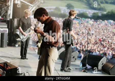 Franz Ferdinand si esibì al Glastonbury Festival nel 2004 Foto Stock