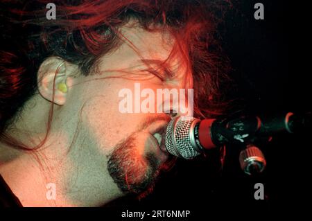 Milano Italia 1995-10-16 : David Vincent cantante e bassista del gruppo Morbid Angel in concerto al Rainbow Club Foto Stock