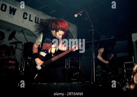 Milano Italia 1995-10-16 : David Vincent cantante e bassista del gruppo Morbid Angel in concerto al Rainbow Club Foto Stock