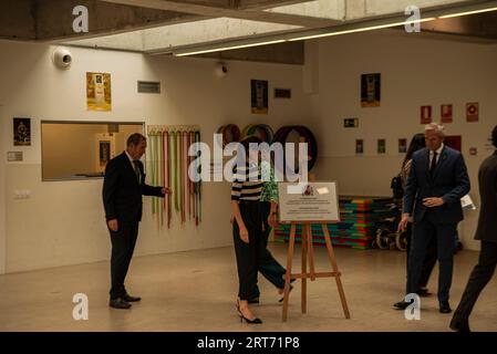 Casa reale spagnola, 11 settembre 2023. Sigueiro, Galizia, Spagna. La regina Letizia inaugura l'anno scolastico nella scuola pubblica plurilingue do Camino Ingles. Alla presenza del presidente del governo galiziano, Alfonso Rueda e del conselleiro dell'educazione Roman Rodriguez. Crediti: Xan / Alamy Live News / Alamy Live News Foto Stock