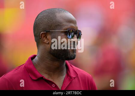 Landover, MD, USA. 10 settembre 2023. L'ex giocatore dei Washington Redskins, Champ Bailey, guarda prima della partita della NFL tra gli Arizona Cardinals e i Washington Commanders a Landover, MD. Reggie Hildred/CSM/Alamy Live News Foto Stock