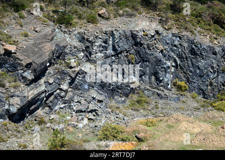 La Dunite o olivinite è una roccia plutonica ultramafica (gruppo peridotitico). Questa foto è stata scattata a Cabo Ortegal, Una provincia di Coruña, Galizia, Spagna. Foto Stock