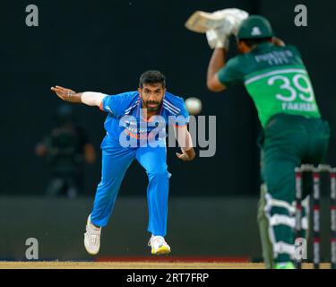 Colombo, Sri Lanka. 11 settembre 2023. Il Jasprit Bumrah dell'India si è svolto durante la partita internazionale di cricket di un giorno (ODI) Super Four dell'Asia Cup 2023 tra India e Pakistan allo Stadio Premadasa di Colombo l'11 settembre 2023. Viraj Kothalwala/Alamy Live News Foto Stock