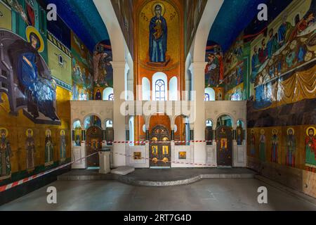 La Cronaca della Georgia è un monumento visibile da lontano sul monte Kenisi vicino a Tbilisi, la capitale della Georgia. Fu creato nel 1985 dallo scultore Zurab Tsereteli. Tbilisi, Georgia Foto Stock