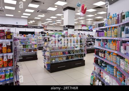 Mosca, Russia - 10 settembre. 2023. Interno del negozio di cosmetici Elize Foto Stock