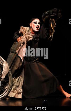 MADRID, MADRID, Spagna. 11 settembre 2023. ''EL TRANSFORMIMO'' creato e interpretato dall'attore argentino-spagnolo MARTIN KENT, torna a Madrid con altri personaggi (Credit Image: © Richard Zubelzu/ZUMA Press Wire) SOLO PER USO EDITORIALE! Non per USO commerciale! Crediti: ZUMA Press, Inc./Alamy Live News Foto Stock