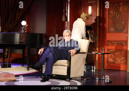 Nigel Havers, Private Lives Production photocall, Ambassadors Theatre, Londra, Regno Unito, 11 settembre 2023, foto di Richard Goldschmidt Foto Stock