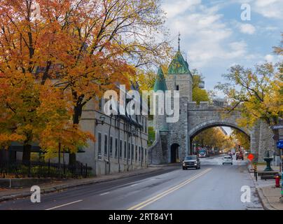 St Louis Gate a Quebec City in autunno Foto Stock