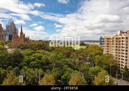 Sydney, Australia, 7 marzo 2017: Una vista su Hyde Park verso il CBD di Sydney Foto Stock